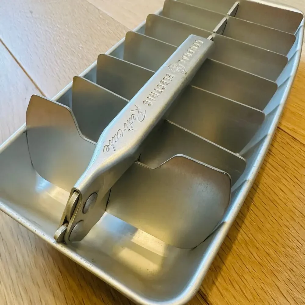 Vintage General Electric Redi-Cube Ice Cube Tray Aluminum Metal 16 Cube GE Set 2 - Picture 4 of 7